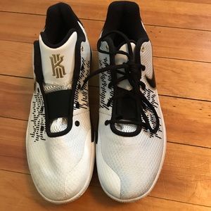 basketball shoes,lighty worn,a shoe lace missing